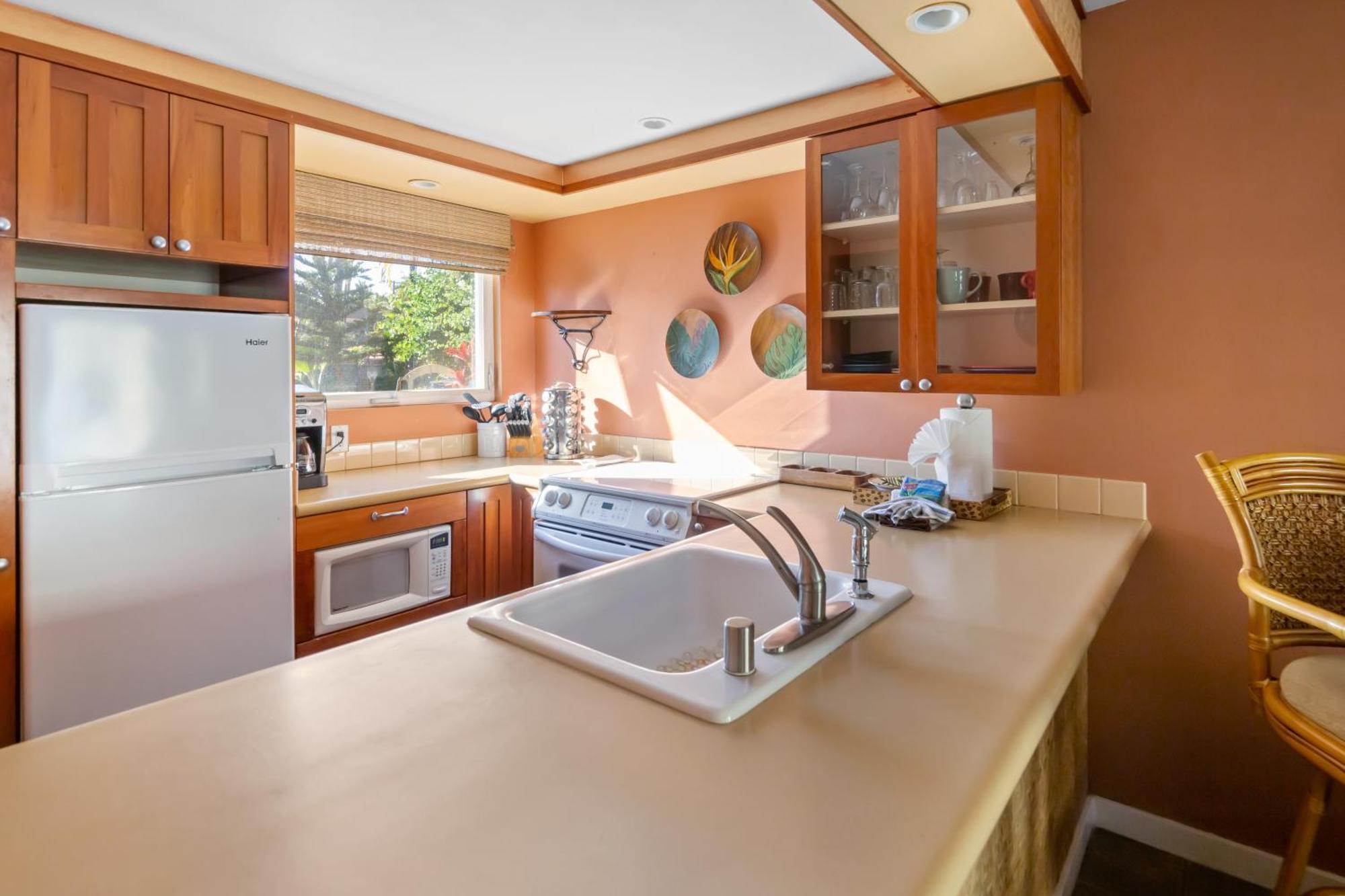 Bamboo Suite, 1 Bedroom, Sleeps 4, Pool & Bbq, Pre-Renovation Summer Sale Kihei Luaran gambar